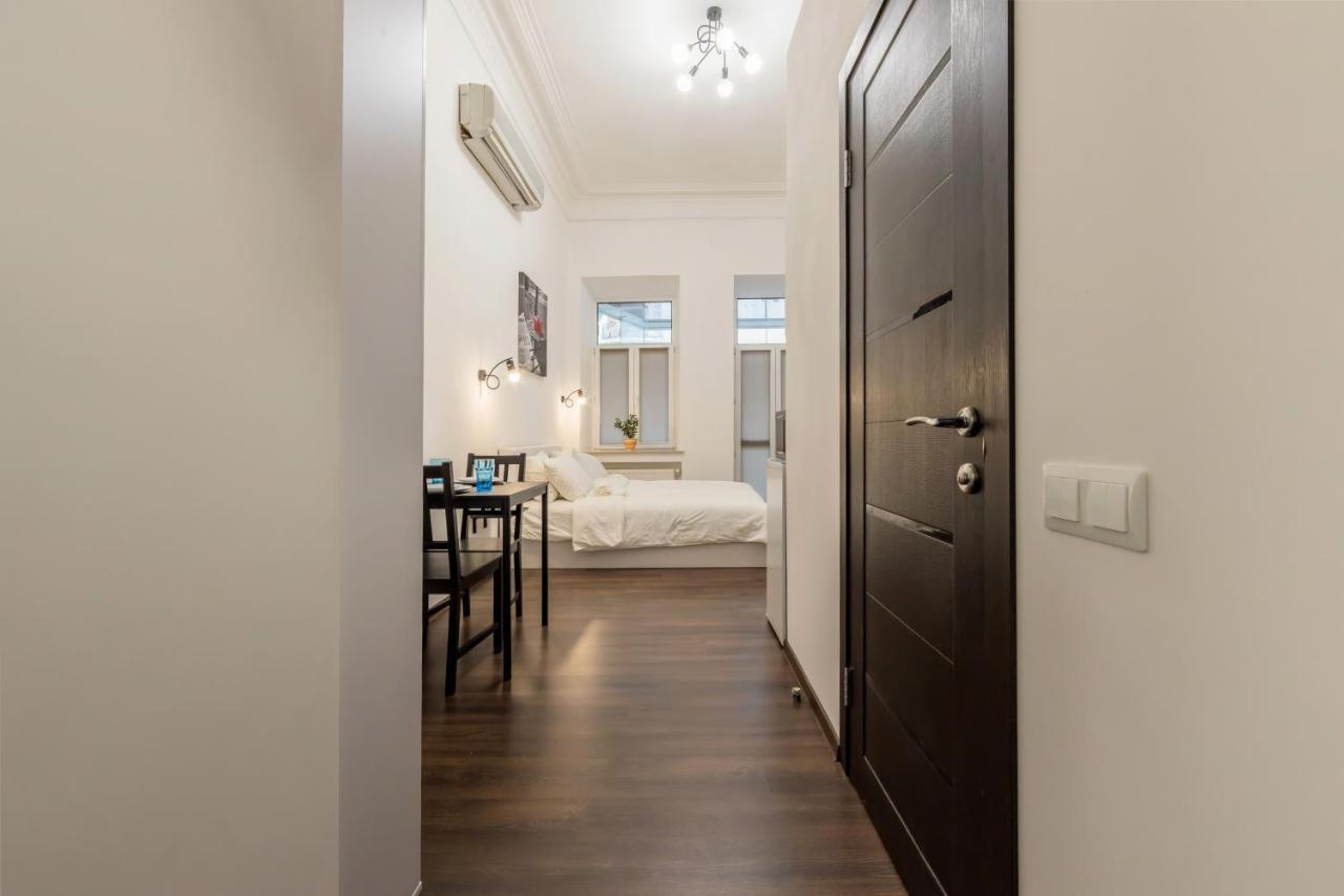 RV Old City Apartment, для ЗСУ особые условия! Киев Экстерьер фото