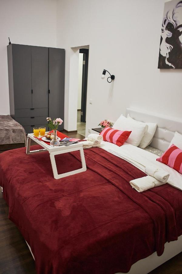 RV Old City Apartment, для ЗСУ особые условия! Киев Экстерьер фото
