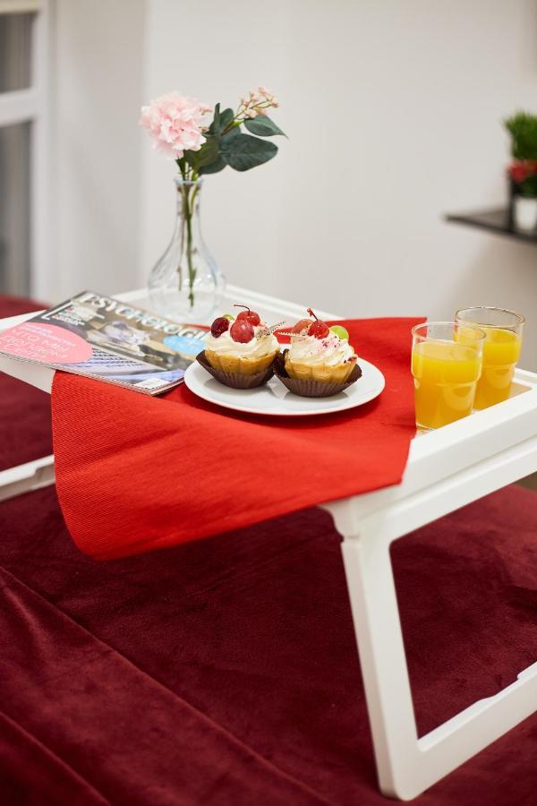 RV Old City Apartment, для ЗСУ особые условия! Киев Экстерьер фото