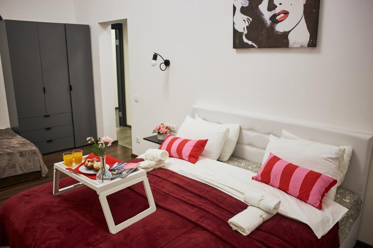 RV Old City Apartment, для ЗСУ особые условия! Киев Экстерьер фото