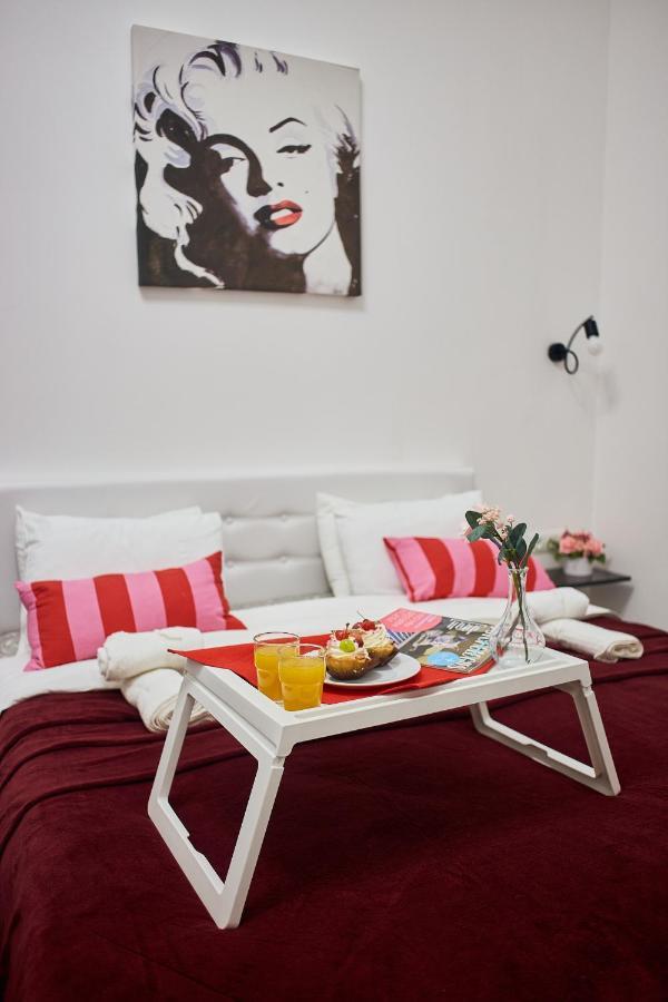 RV Old City Apartment, для ЗСУ особые условия! Киев Экстерьер фото