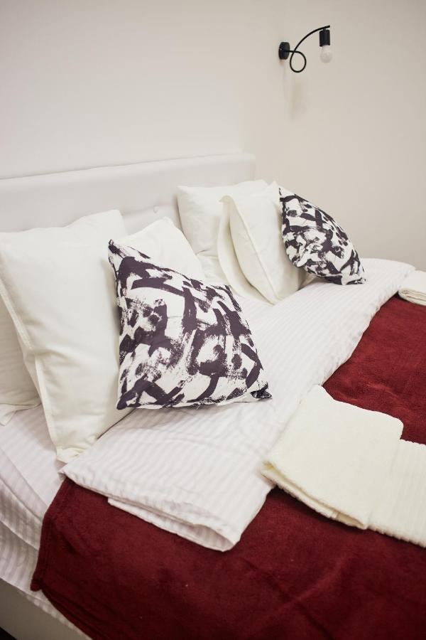 RV Old City Apartment, для ЗСУ особые условия! Киев Экстерьер фото