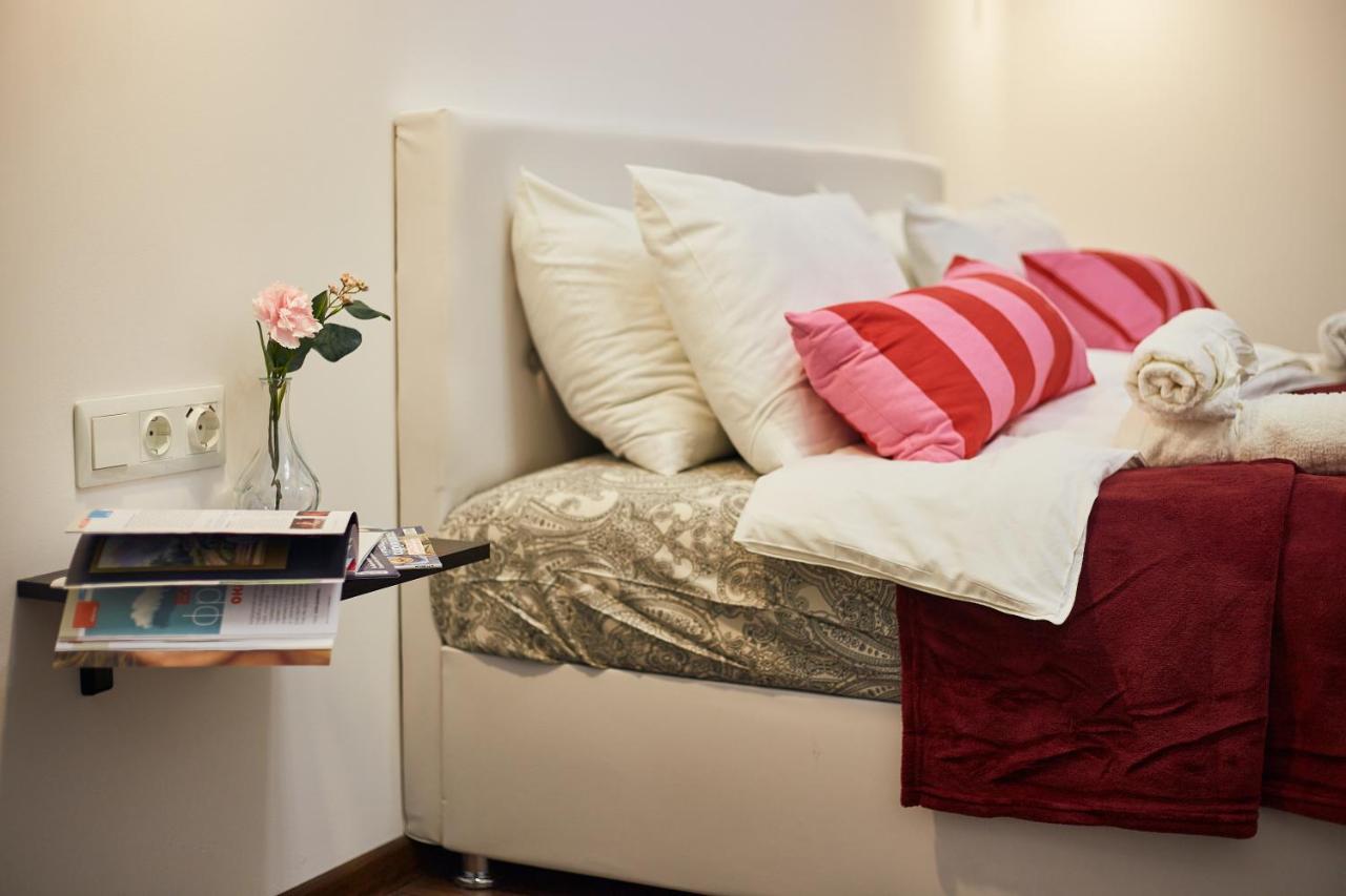 RV Old City Apartment, для ЗСУ особые условия! Киев Экстерьер фото