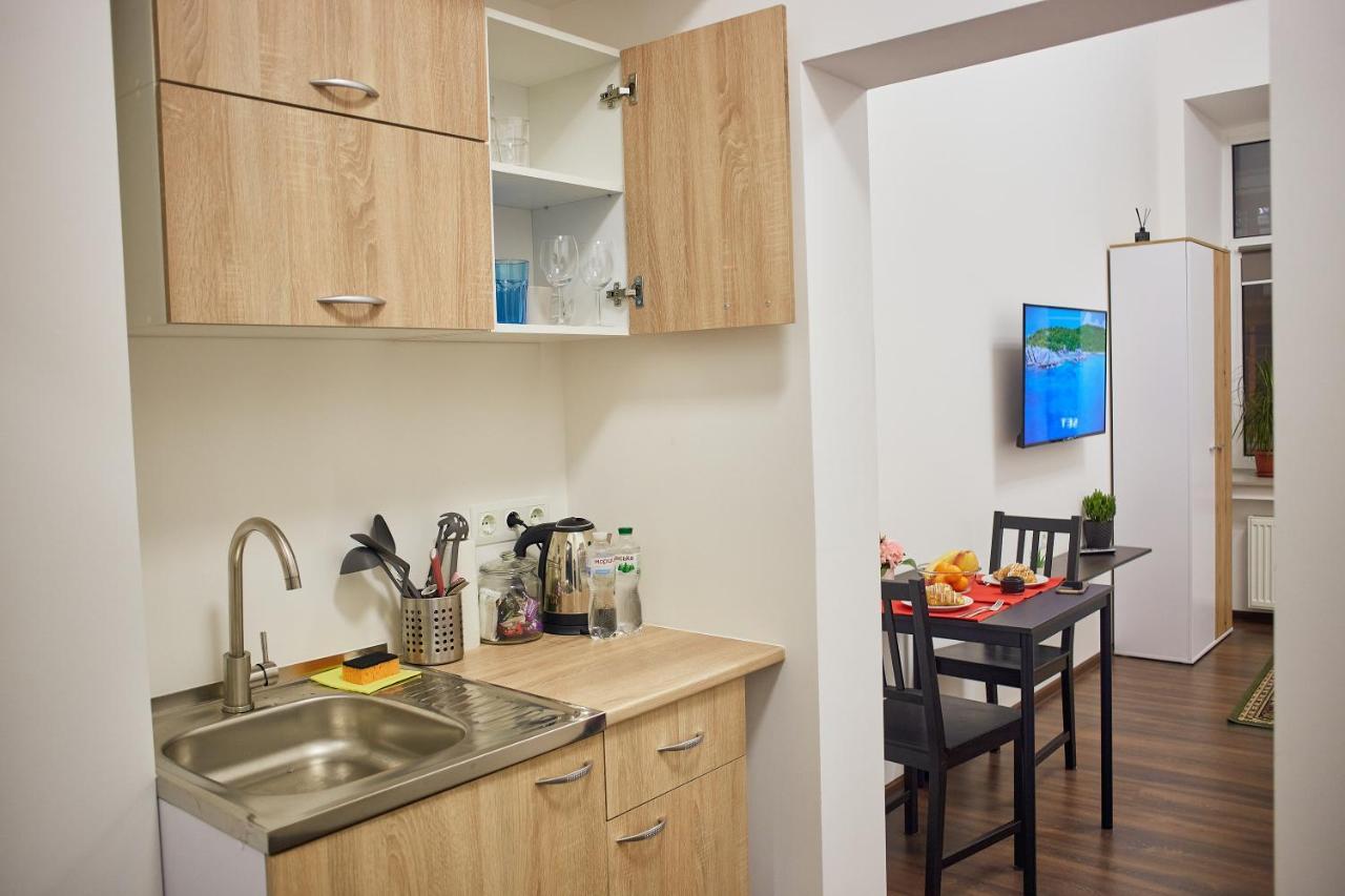 RV Old City Apartment, для ЗСУ особые условия! Киев Экстерьер фото